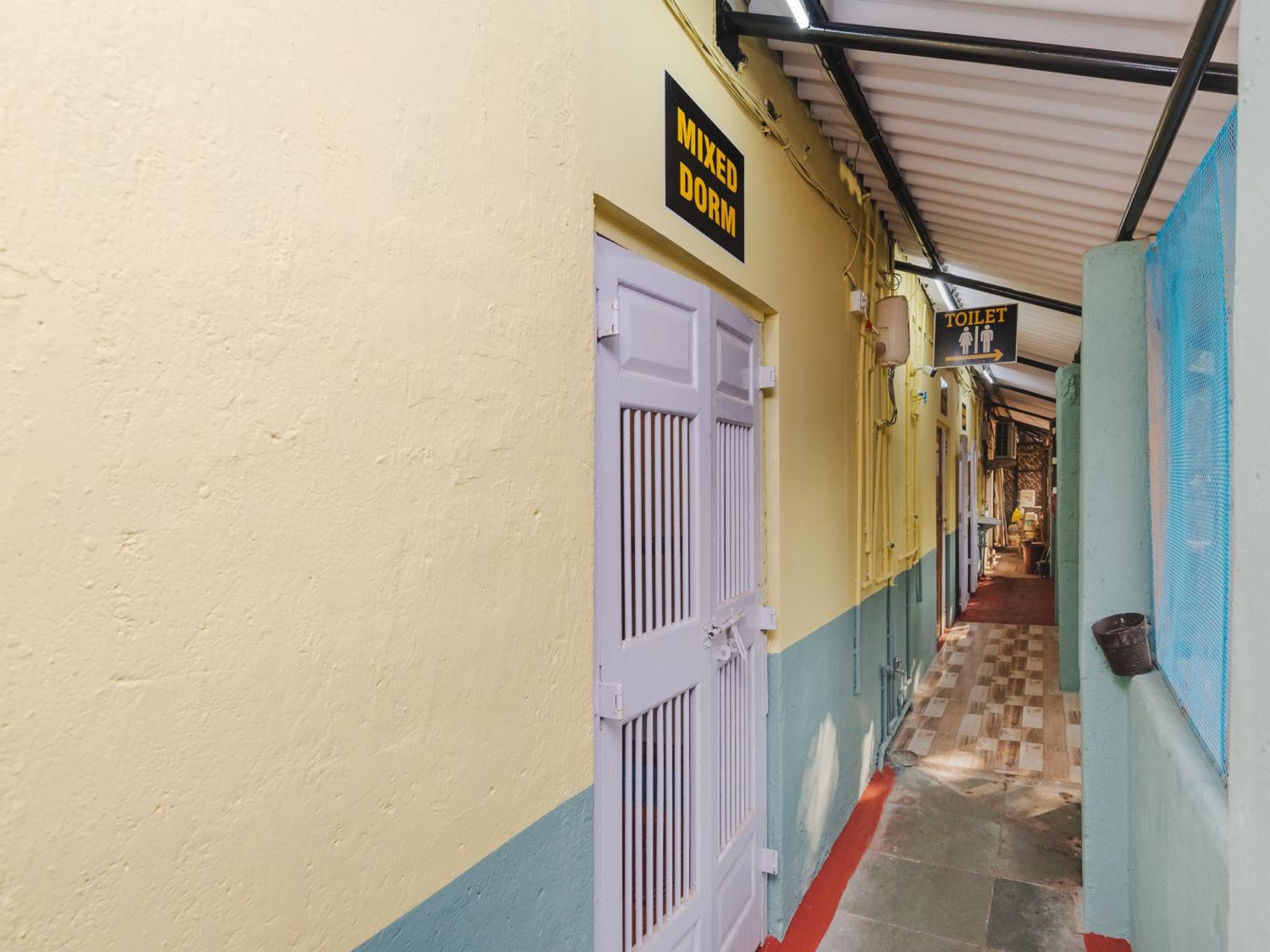 New Dormitory Afra Bombaim Exterior foto