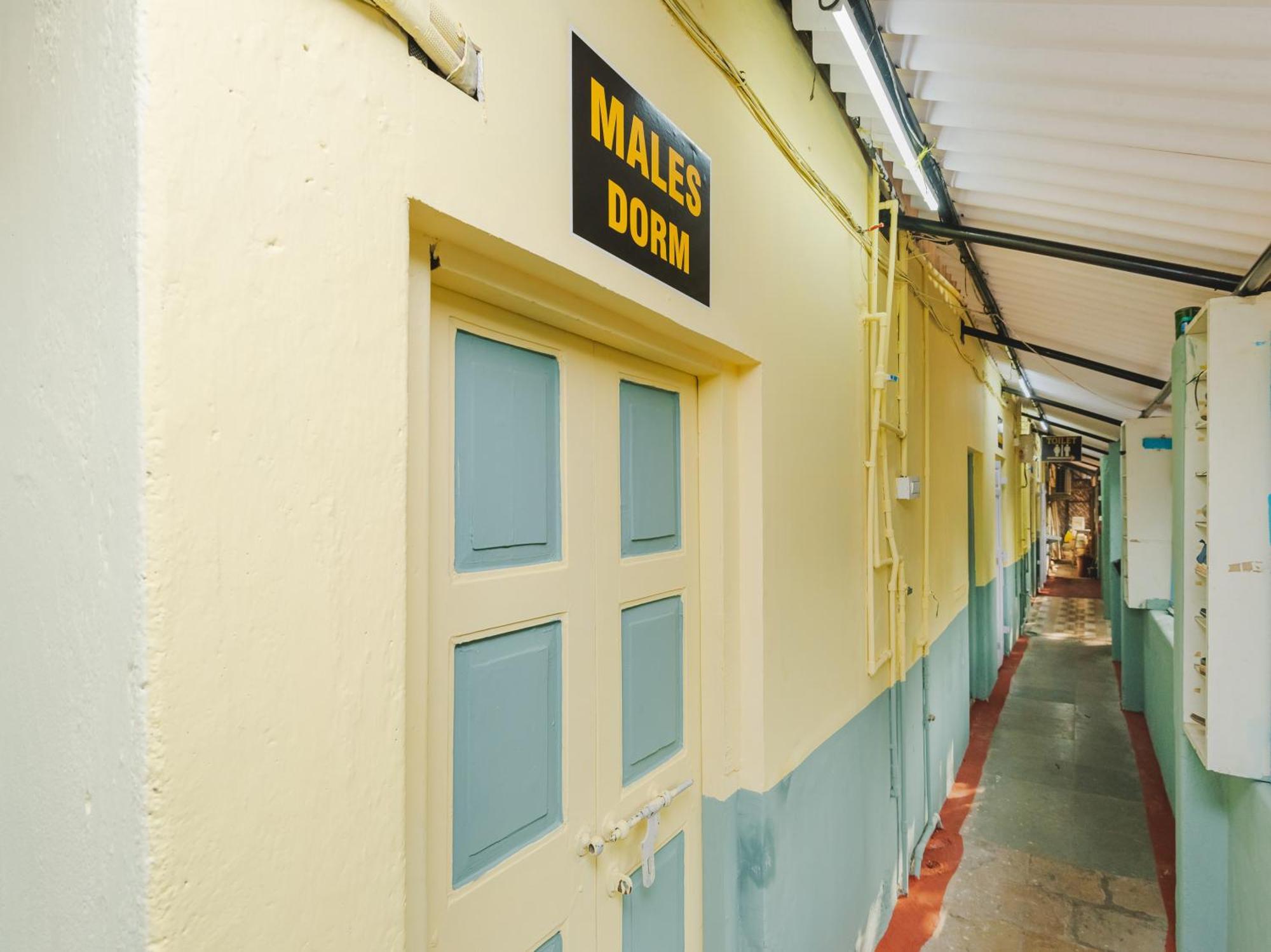 New Dormitory Afra Bombaim Exterior foto